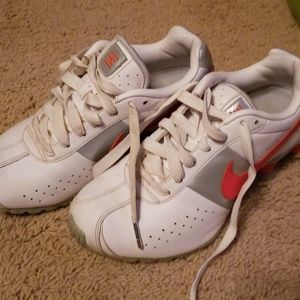 LADIES NIKE SHOCK TRAINNERS...